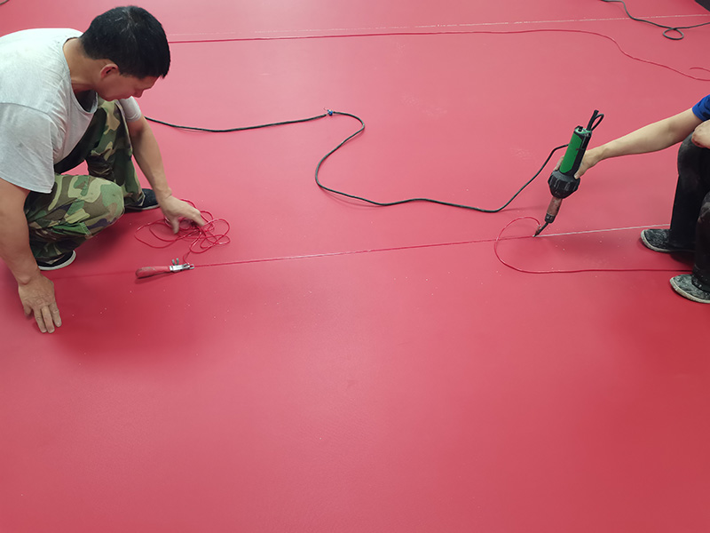 地板清潔和維護